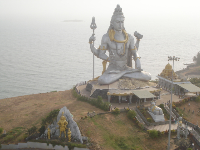 Colossal 123-foot statue of Lord Shiva and 20-story Rajagopura overlooking the Arabian Sea on Kanduka Giri at Murudeshwar in Karnataka