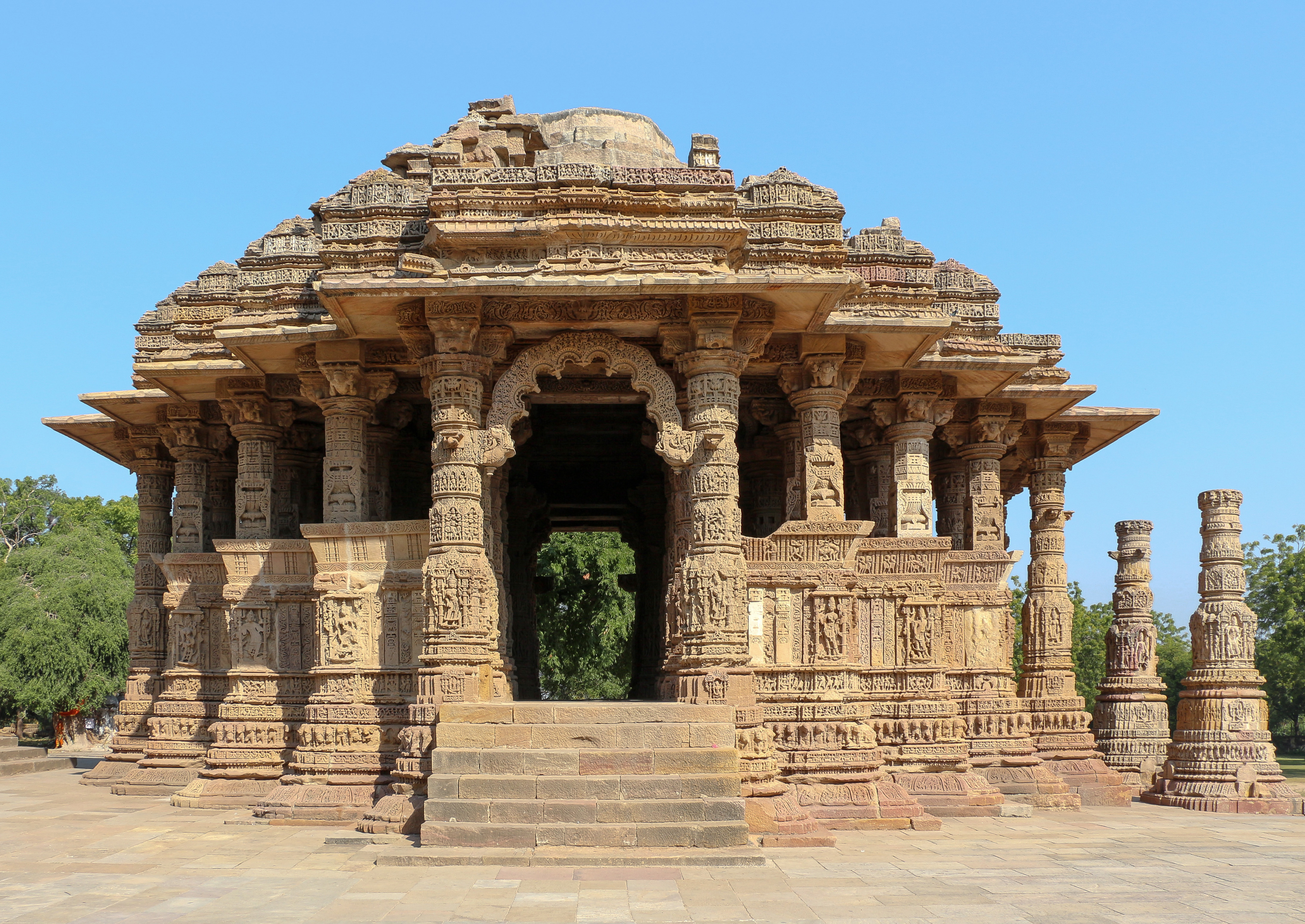 Dilwara Temples Mount Abu Master Guide 2026 — Makrana Marble & Vimal Vasahi